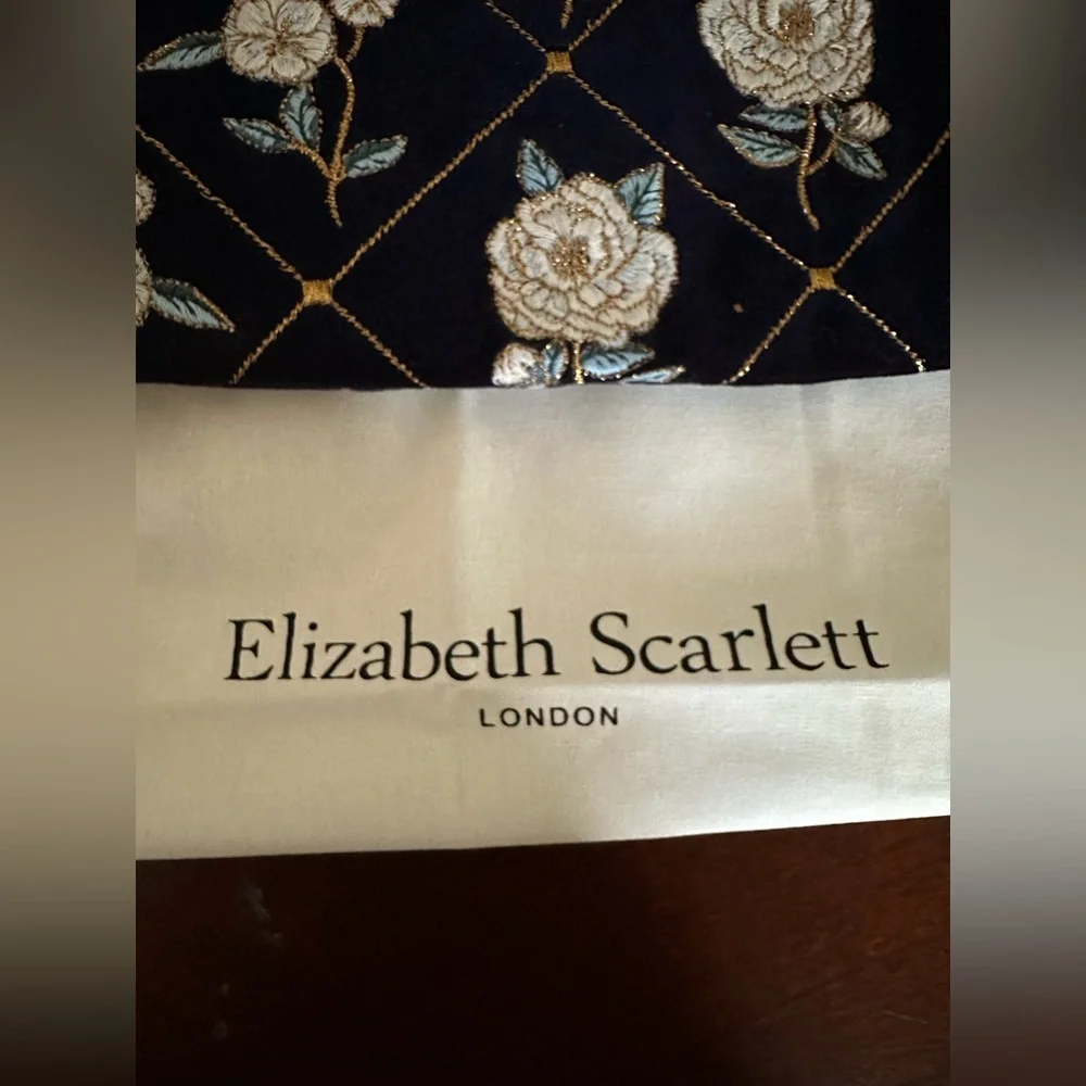 Elizabeth Scarlett Exclusive Camelia Flower Everyday Pouch with Dust Bag NWT